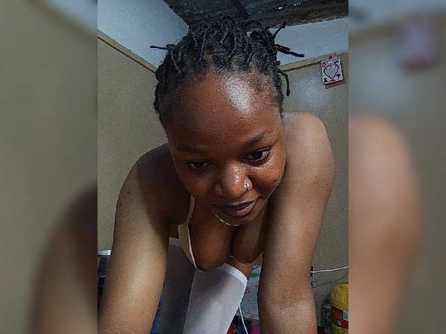 Milah2 live cam preview