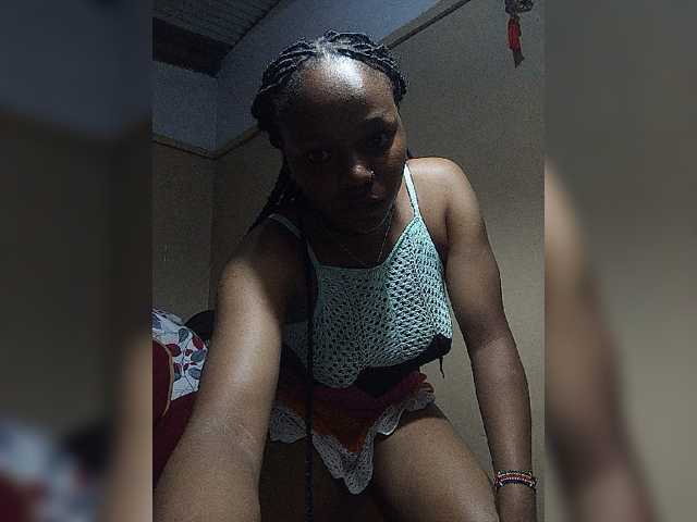 Milah2 live cam on BongaCams