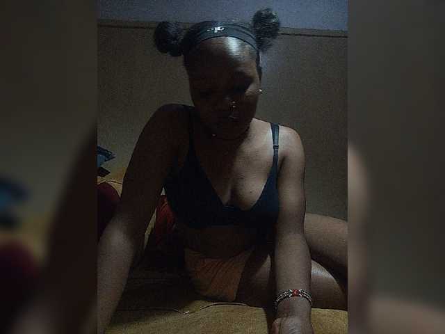 Milah2 live cam on BongaCams