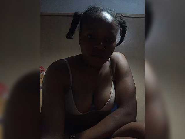 Milah2 live cam on BongaCams