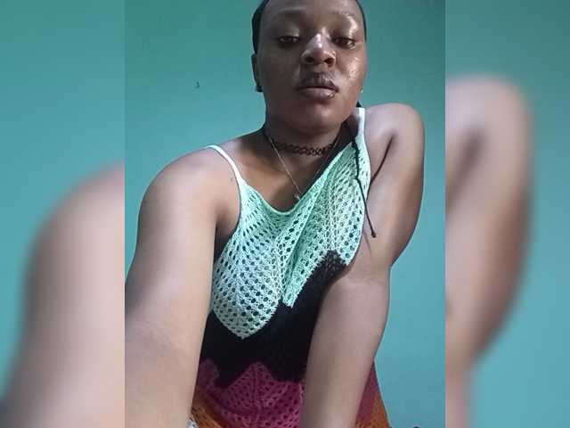 Milah2 live cam on BongaCams