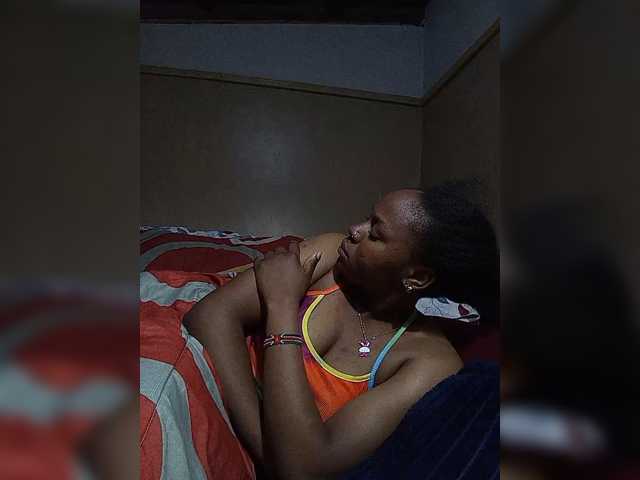 Milah2 live cam on BongaCams
