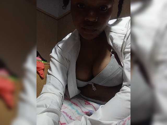 Milah2 live cam on BongaCams