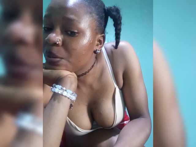 Milah2, en directo ahora en BongaCams