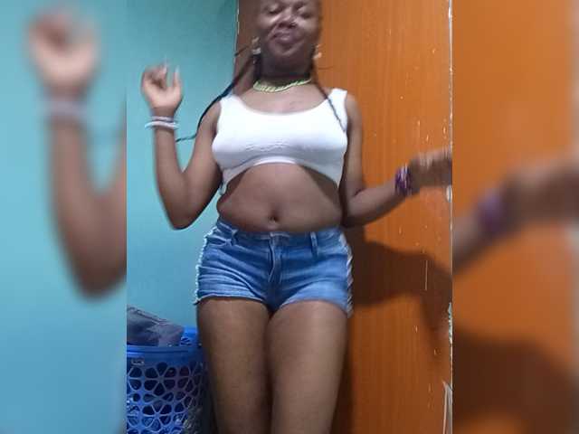 Milah2 live cam on BongaCams