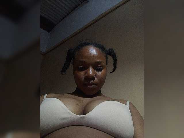 Milah2, en directo ahora en BongaCams