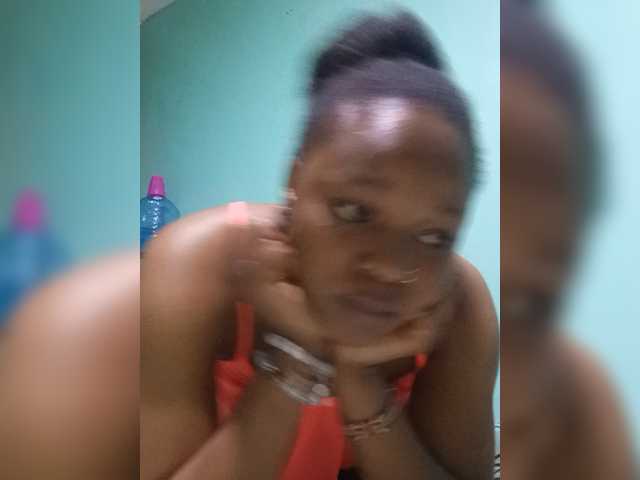 Milah2 live cam preview
