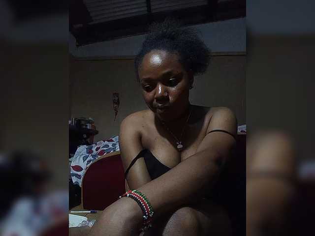 Milah2 live cam preview