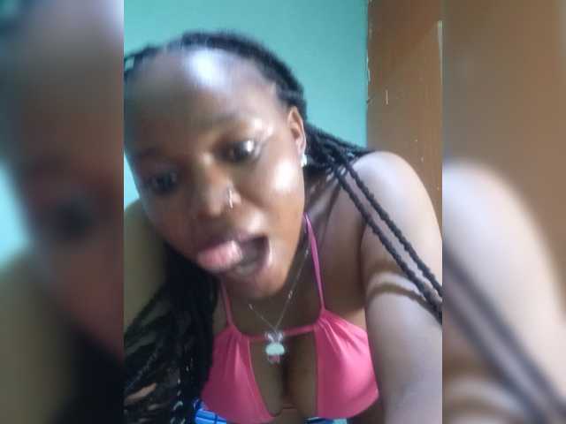 Milah2 live cam on BongaCams
