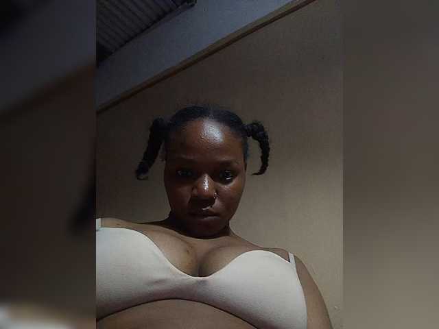 Milah2, en directo ahora en BongaCams