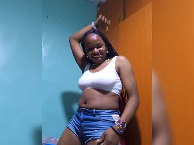 Milah2 live cam on BongaCams