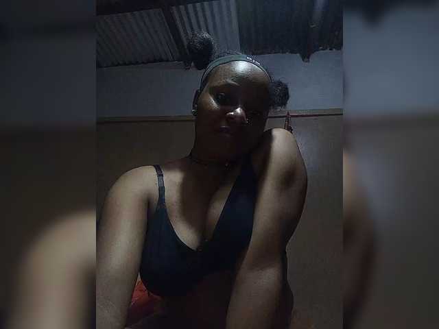 Milah2 live cam on BongaCams