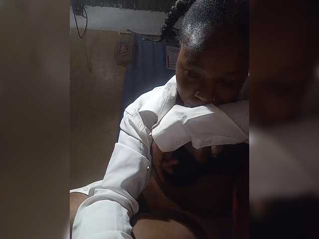 Milah2 live cam on BongaCams