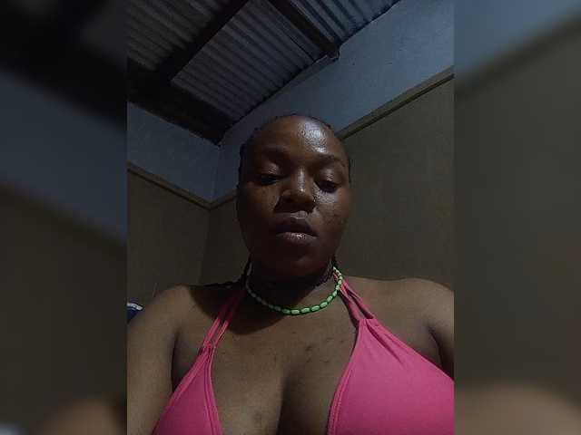 Milah2 live cam on BongaCams