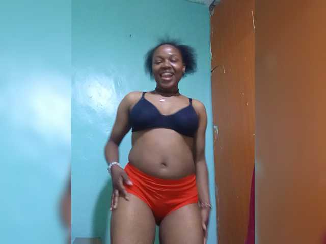 Milah2 live cam on BongaCams