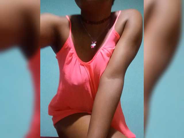 Milah2, en directo ahora en BongaCams