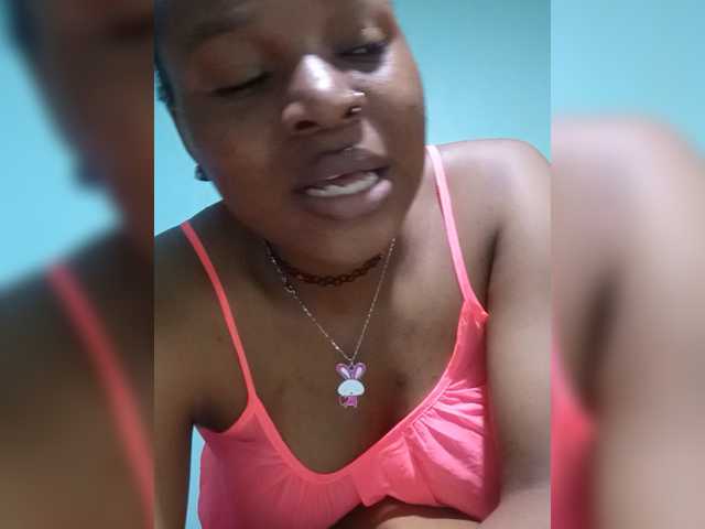 Milah2 live cam preview