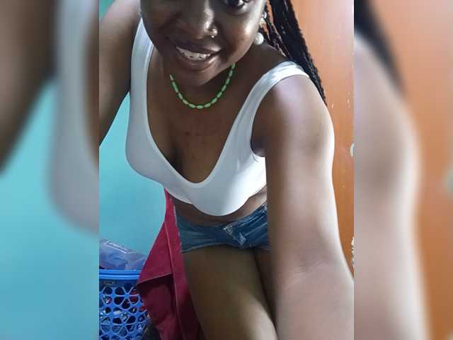 Milah2 live cam on BongaCams