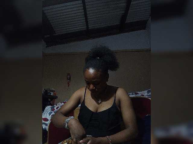 Milah2 live cam on BongaCams