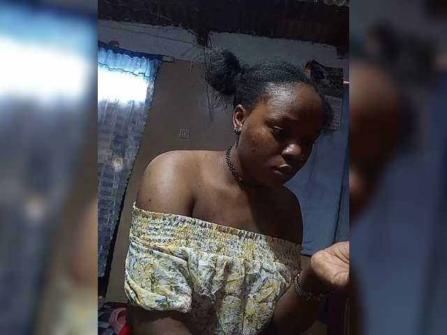 Milah2 live cam preview