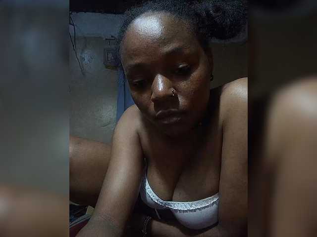 Milah2, en directo ahora en BongaCams