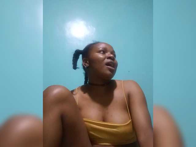 Milah2 live cam preview