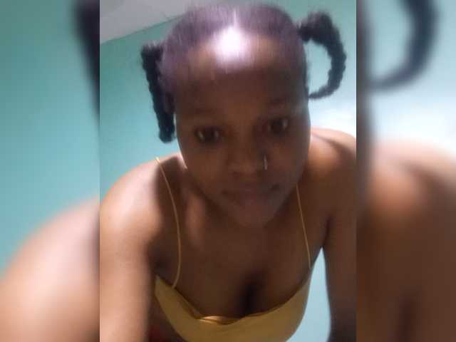 Milah2 live cam on BongaCams