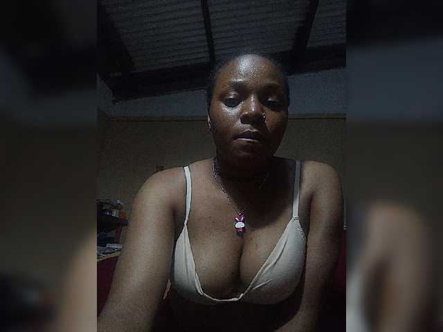 Milah2 live cam on BongaCams