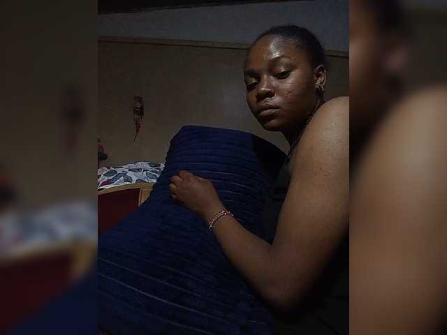 Milah2 live cam preview