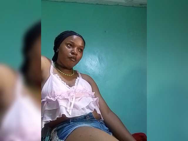 Milah2 live cam on BongaCams