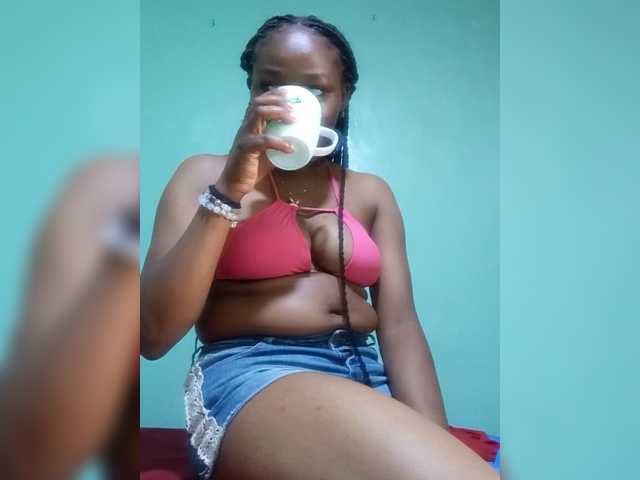 Milah2 live cam on BongaCams