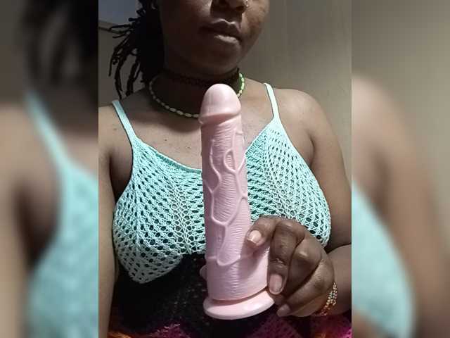 Milah2 live cam on BongaCams