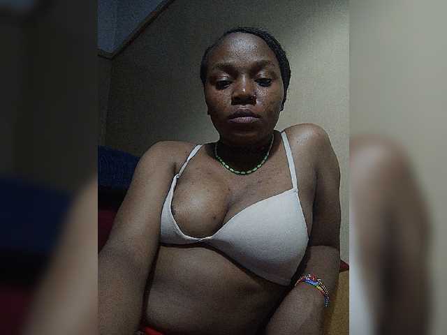 Milah2 live cam on BongaCams
