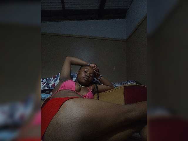 Milah2 live cam on BongaCams