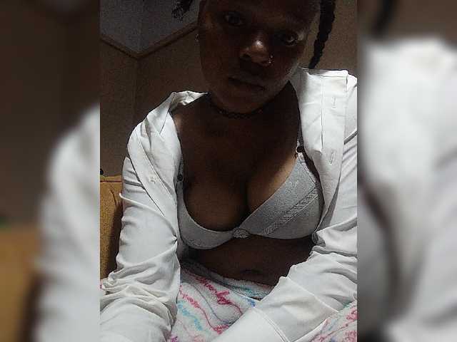 Milah2 live cam preview