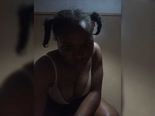 Milah2 live cam on BongaCams