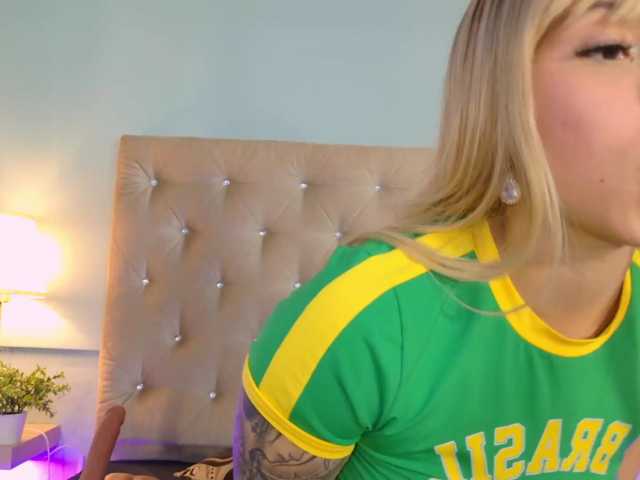 GabyLaurens live cam on BongaCams