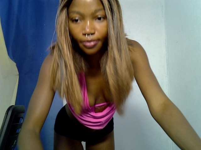sexymila live cam on BongaCams