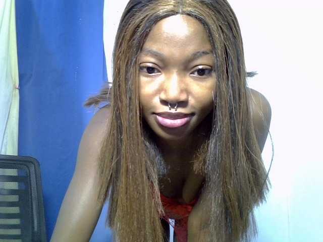 sexymila, en directo ahora en BongaCams