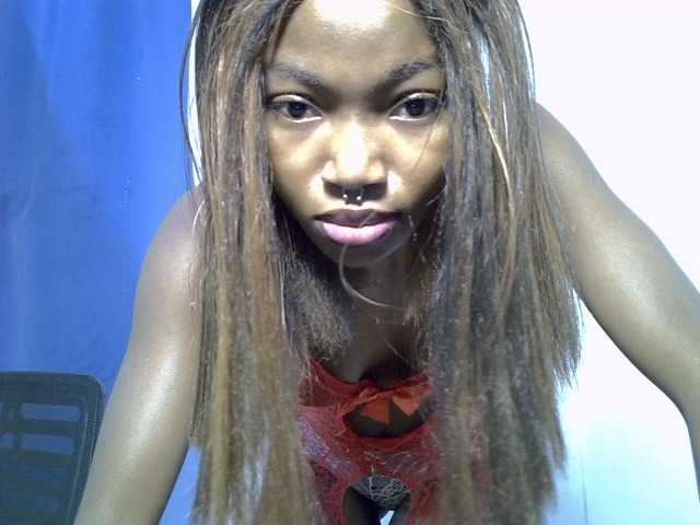 sexymila, en directo ahora en BongaCams