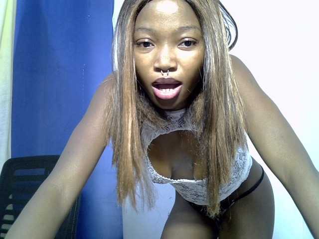 sexymila live cam on BongaCams