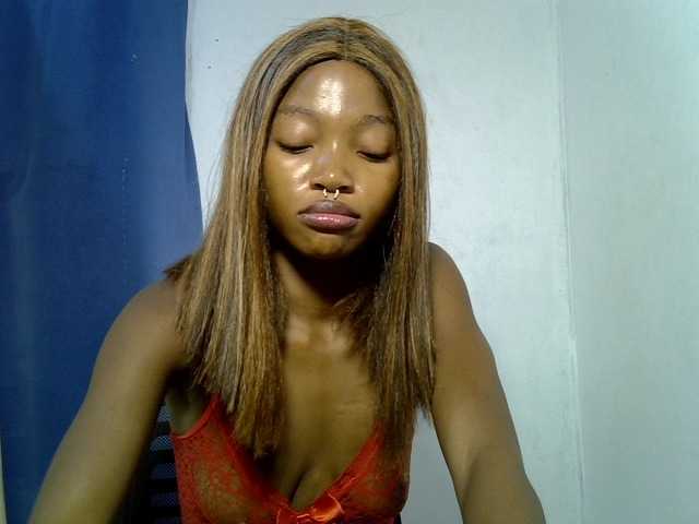 sexymila, live now on BongaCams