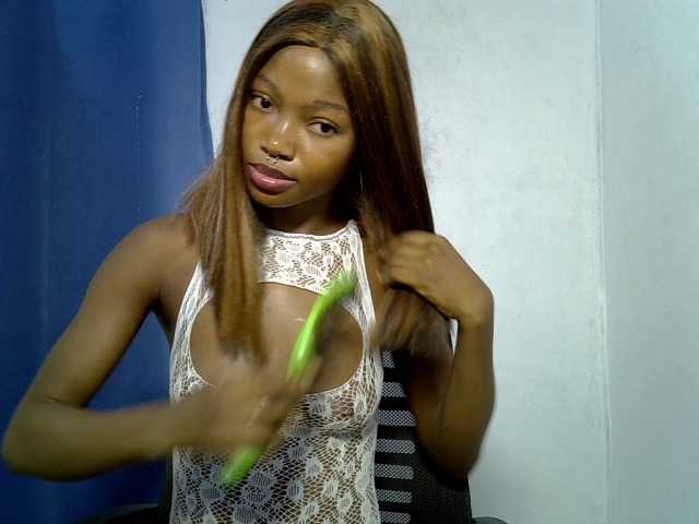 sexymila live cam on BongaCams