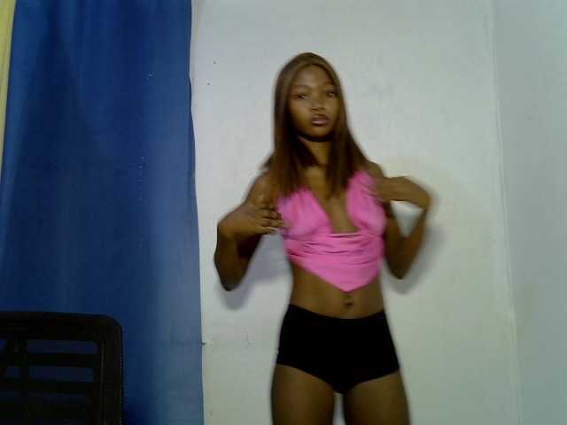 sexymila live cam on BongaCams