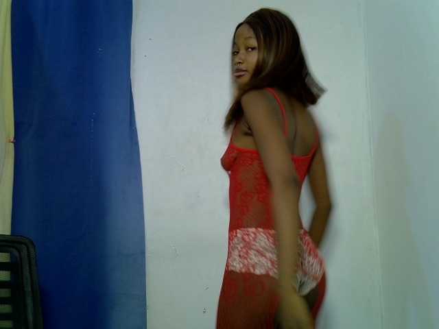 sexymila, en directo ahora en BongaCams