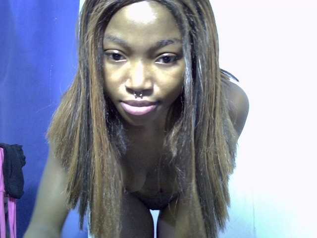 sexymila, live now on BongaCams