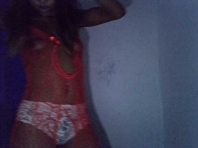 sexymila, en directo ahora en BongaCams