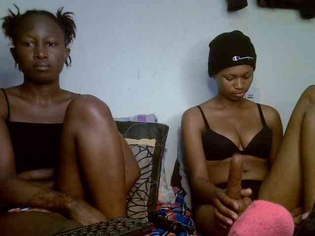 SexyyDuo webcam