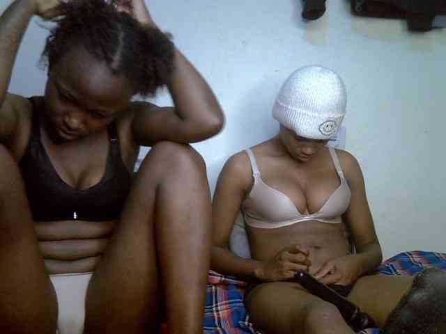 Model: SexyyDuo