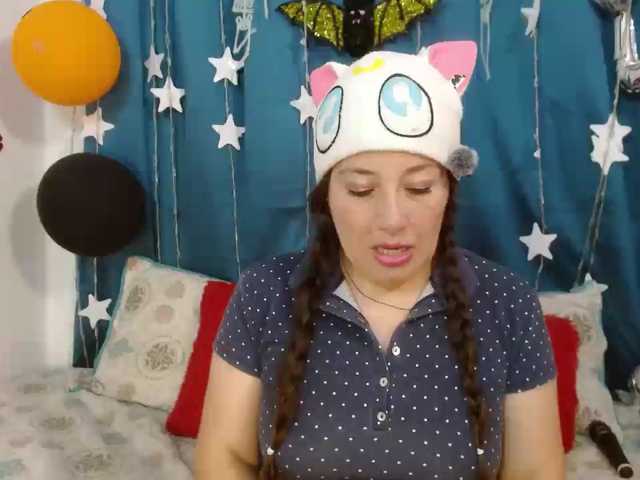 blondietatis live cam preview